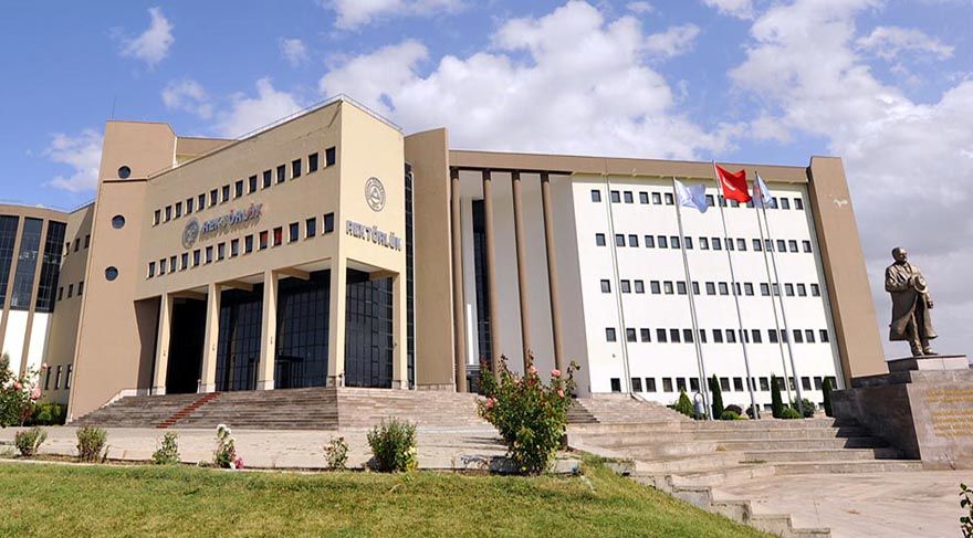 erciyes universitesi nde 16 akademik personel gorevden alindi